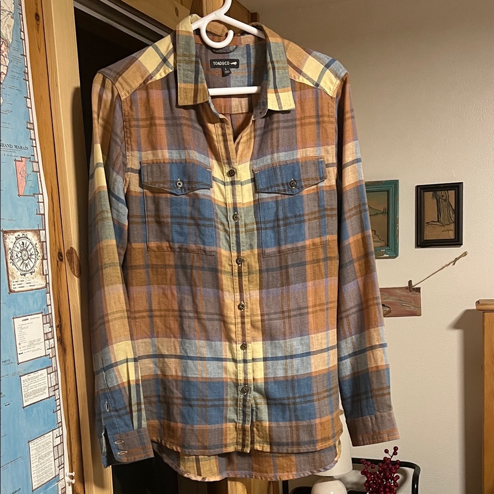 Toad&Co Women's Blue and Brown Plaid Button Down Shirt